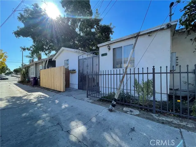 211 Eagle Street, Long Beach, CA 90806 - #2