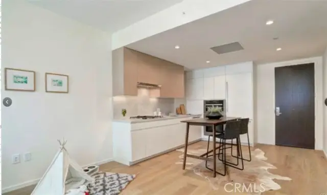 877 Francisco Street  #707, Los Angeles, CA 90017 - Image #2