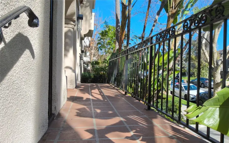 813 Martel Avenue  #2, Los Angeles, CA 90046 - Image #3