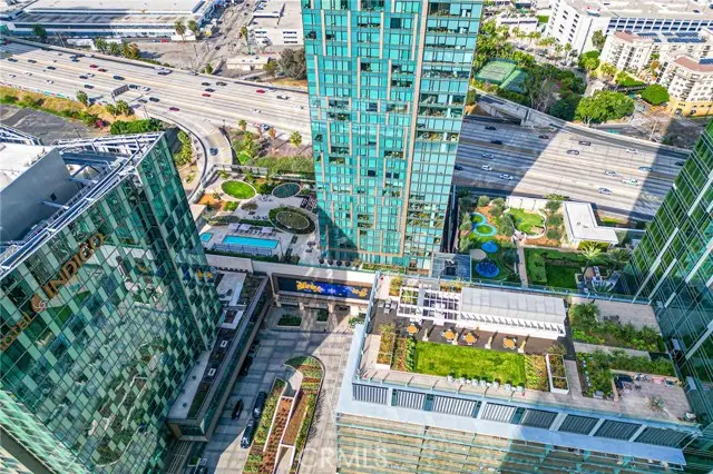 889 Francisco Street  #3205, Los Angeles, CA 90017 - #3