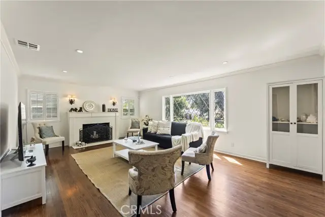 2205 Las Lunas, Pasadena, CA 91107 - #3