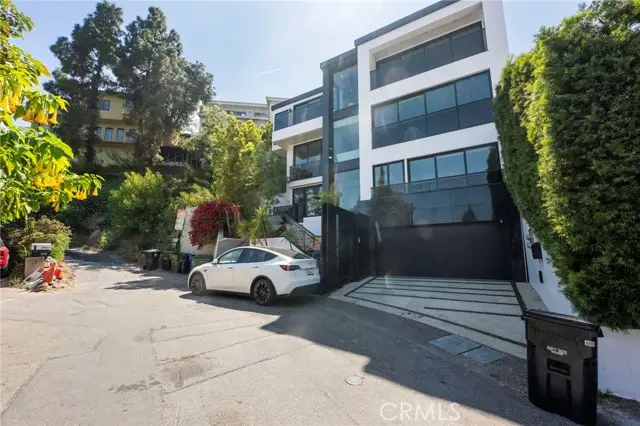 2033 Glencoe, Los Angeles, CA 90068 - #2