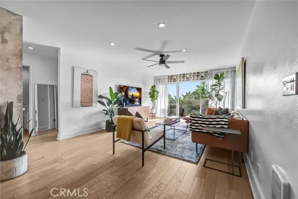 8400 De Longpre  #212, West Hollywood, CA 90069
