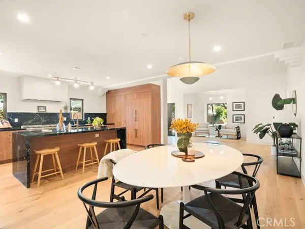 11911 Hartsook, Valley Village, CA 91607