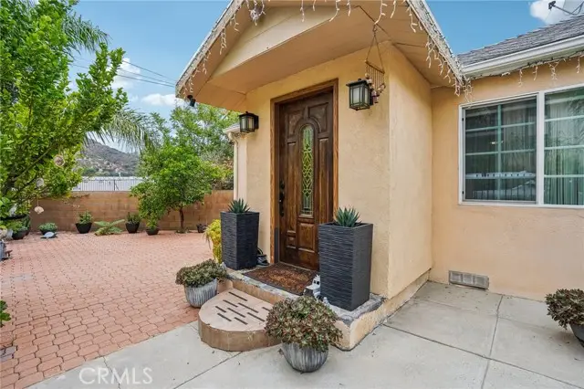 10141 Mcclemont Avenue, Tujunga, CA 91042 - Image #1