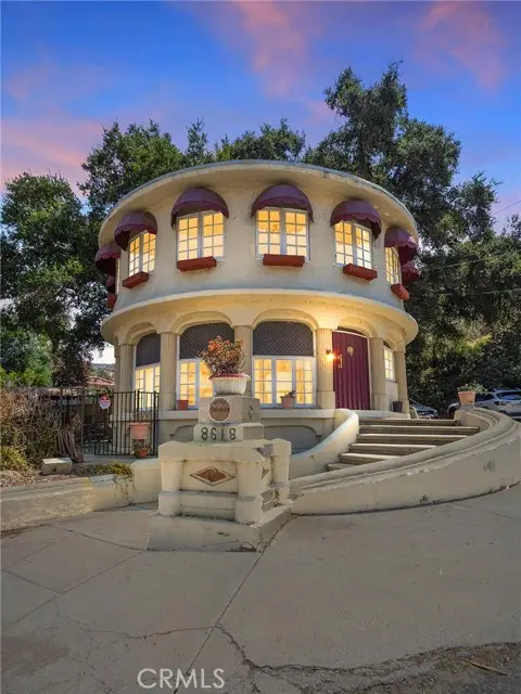 8618 La Tuna Canyon Road, Sun Valley, CA 91352