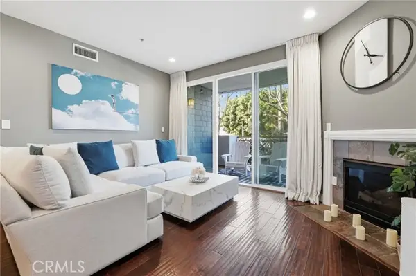 6038 Carlton Way  #101, Los Angeles, CA 90028