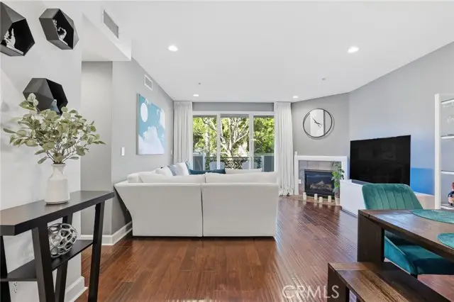 6038 Carlton Way  #101, Los Angeles, CA 90028 - #2