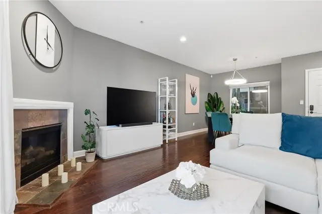 6038 Carlton Way  #101, Los Angeles, CA 90028 - #3