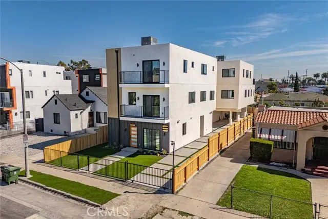 2424 West View, Los Angeles, CA 90016 - #1