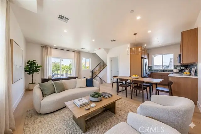 2424 West View, Los Angeles, CA 90016 - #2