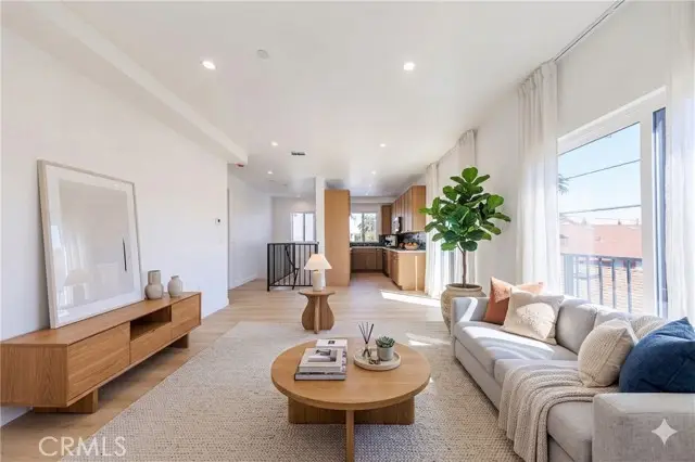 2424 West View, Los Angeles, CA 90016 - #3
