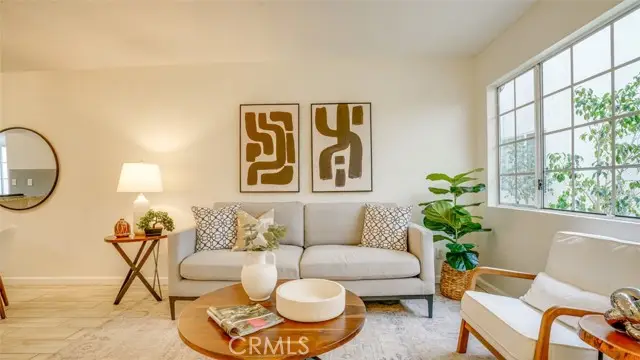 305 Valencia Avenue  #R, Burbank, CA 91502 - #2