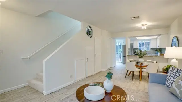 305 Valencia Avenue  #R, Burbank, CA 91502 - #3