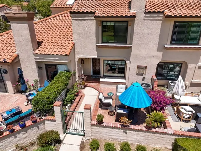 334 Country Club  #C, Simi Valley, CA 93065 - #1
