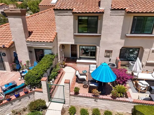 334 Country Club  #C, Simi Valley, CA 93065