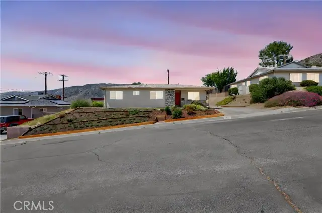 7217 Lonzo, Tujunga, CA 91042 - #1