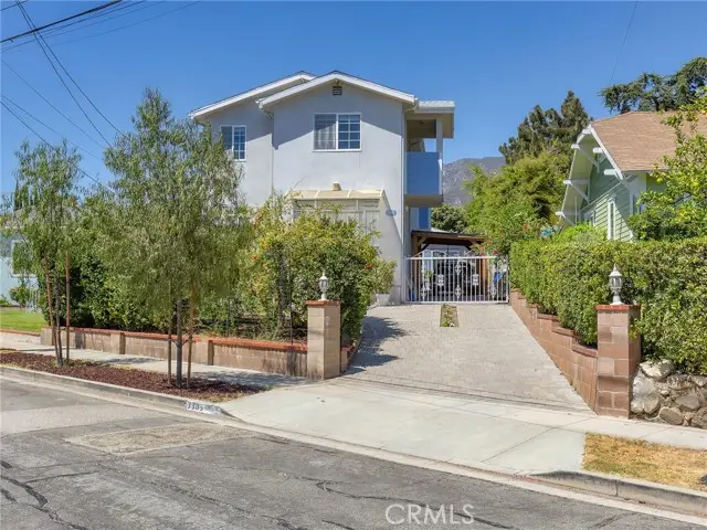 3305 Community Avenue, Glendale, CA 91214 - #2