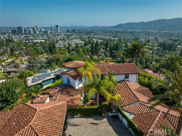 330 Kempton Road, Glendale, CA 91202 - #2