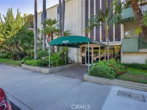 10240 Camarillo Street  #208, Toluca Lake, CA 91602