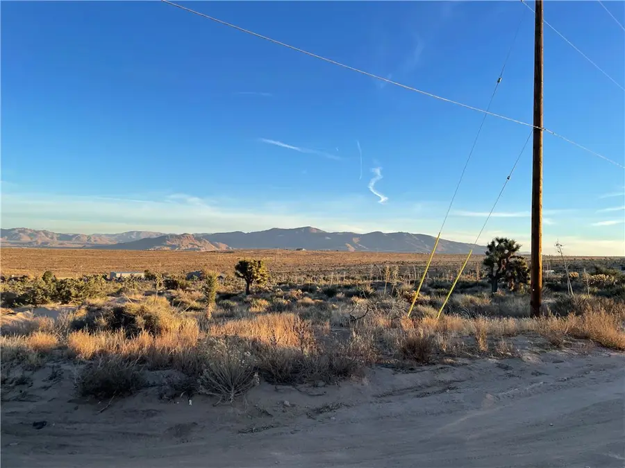 9509 Bonita Vista Street, Apple Valley, CA 92308 - #3