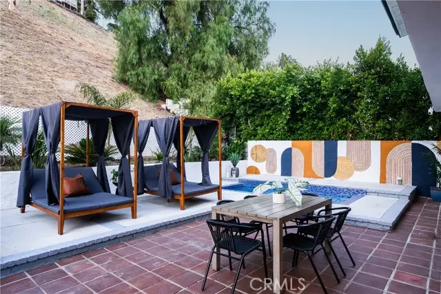 23413 Oxnard Street, Woodland Hills, CA 91367 - #1