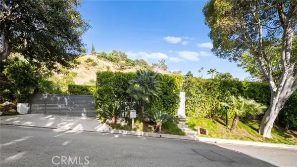 1046 Hillcrest Road, Beverly Hills, CA 90210