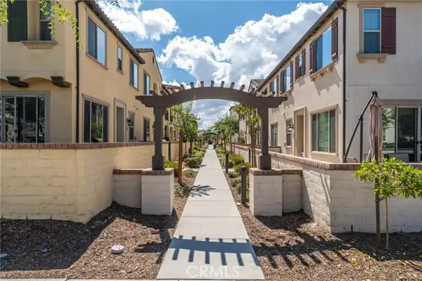 2845 Berry Loop Privado  #33, Ontario, CA 91761