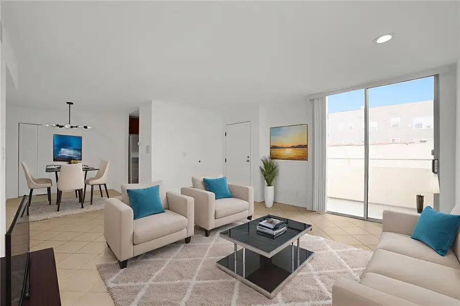 856 Van Ness Avenue  #3, Los Angeles, CA 90038 - Image #2