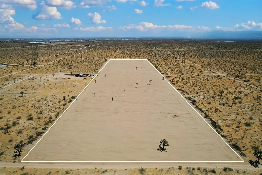 15 Auburn Avenue, Adelanto, CA 92301 - #1