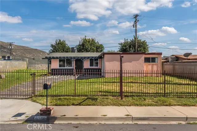 3250 Apple Avenue, Riverside, CA 92509 - #1