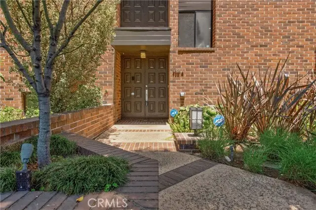 9321 Burton Way  #A, Beverly Hills, CA 90210 - #3