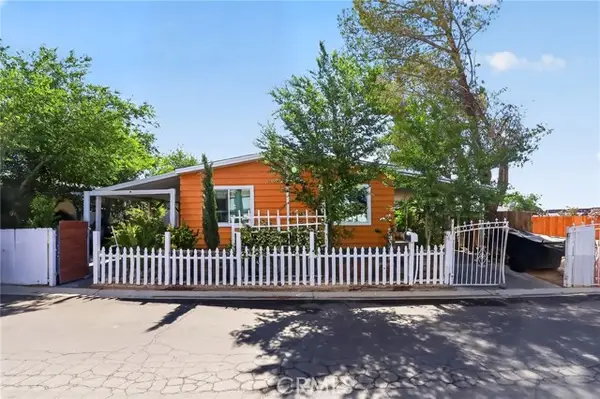 3300 15th St W  #64, Rosamond, CA 93560