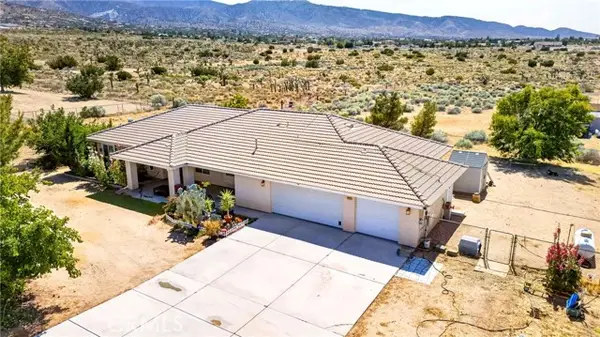 9562 Cambria Court, Phelan, CA 92371