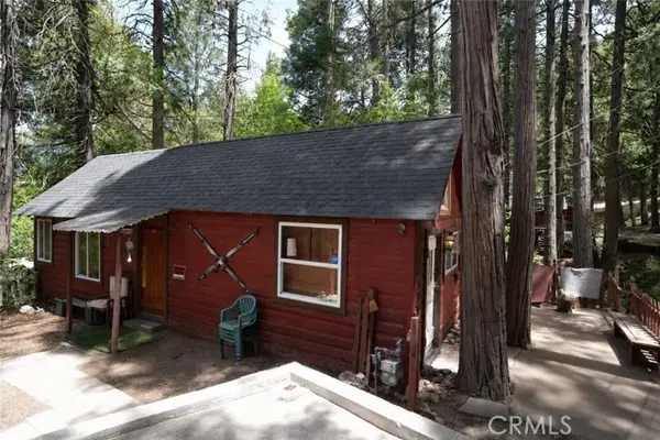 25020 Moon Drive, Crestline, CA 92325