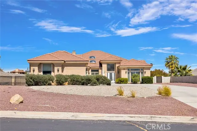 16233 Ridge View Drive, Apple Valley, CA 92307 - #2