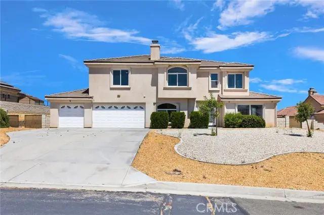 16245 Ridge View Drive, Apple Valley, CA 92307 - #2