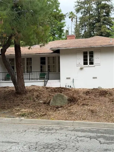 527 Santa Anita Court, Sierra Madre, CA 91024