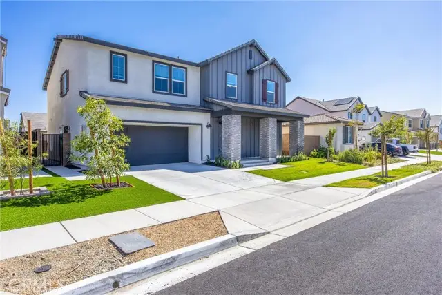 16723 Yarrow Lane, Fontana, CA 92336 - #2