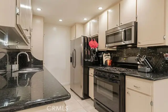 555 D, Upland, CA 91786 - #3