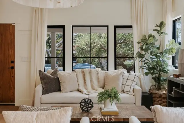 4633 Russell, Los Angeles, CA 90027 - #2