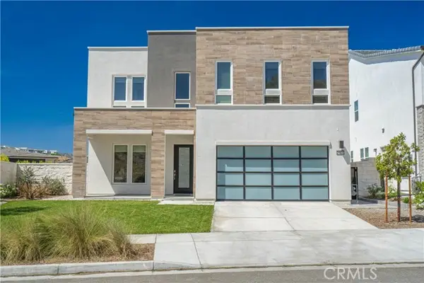 27871 Screenplay Place, Valencia, CA 91381