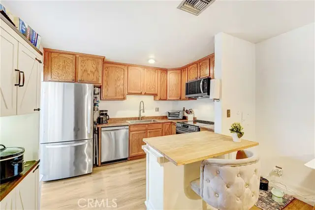 7301 Lennox Avenue  #D13, Van Nuys, CA 91405 - #3