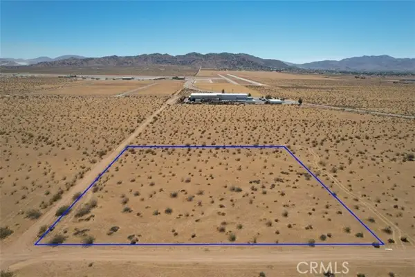 8 Falchion Road, Apple Valley, CA 92307