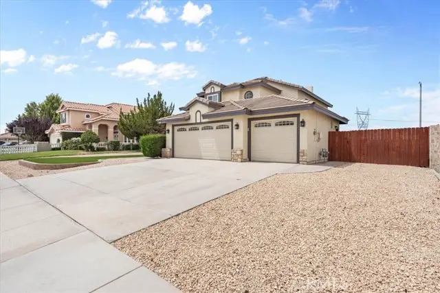 12242 San Ysidro, Victorville, CA 92392 - #2