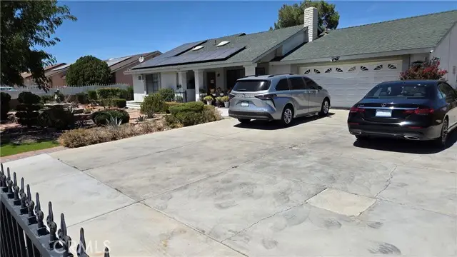 14262 La Mesa Rd, Victorville, CA 92392 - #1