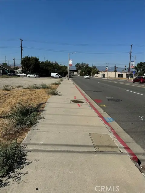 233 La Cadena Drive, Colton, CA 92324 - #3