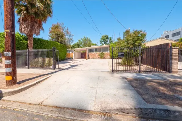 18527 Napa Street, Northridge, CA 91324 - #1