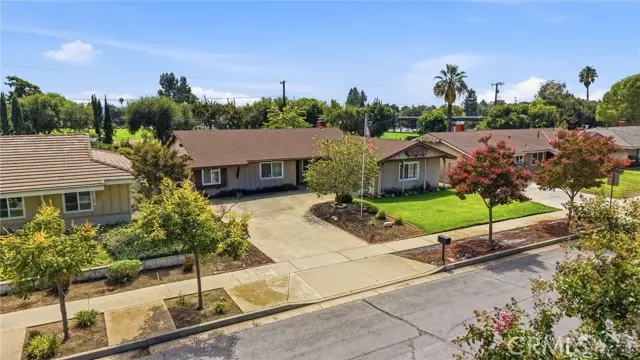 610 Ridgefield Drive, Claremont, CA 91711 - #2