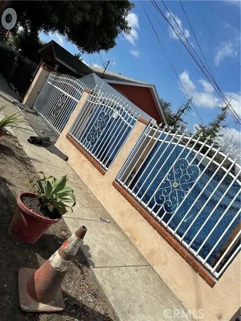 661 65th Street, Los Angeles, CA 90044 - #1
